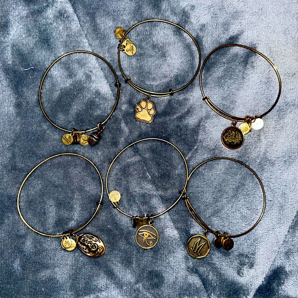 Alex and Ani Budde Perfect gift for her!!